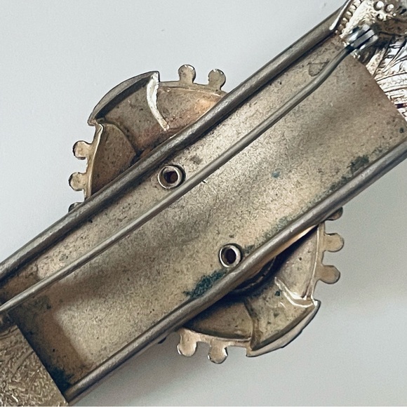 Victorian Brooch Taille D’ Epargne Enamel Gold Tone Pin Back Brooch - Picture 10 of 10